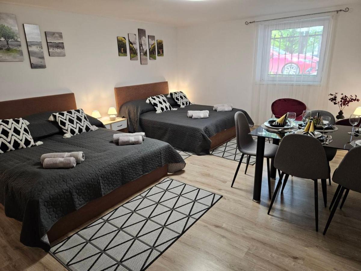 Holiness Apartmanok Segedyn Zewnętrze zdjęcie