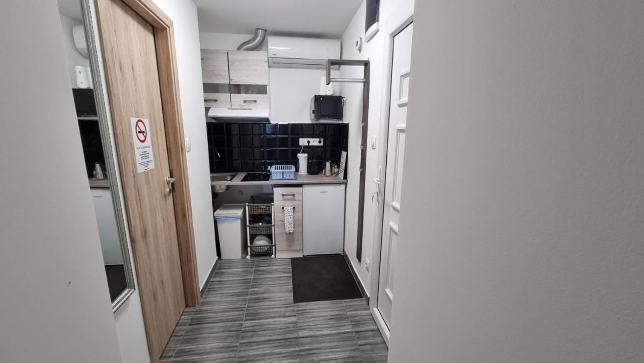 Holiness Apartmanok Segedyn Zewnętrze zdjęcie