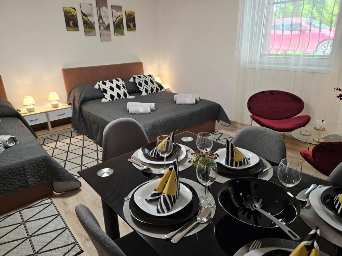 Holiness Apartmanok Segedyn Zewnętrze zdjęcie