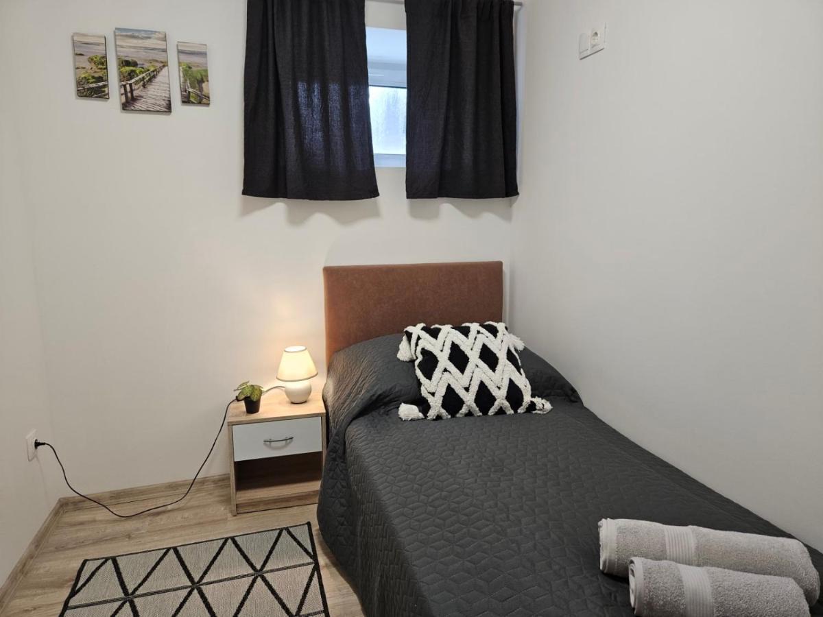 Holiness Apartmanok Segedyn Zewnętrze zdjęcie